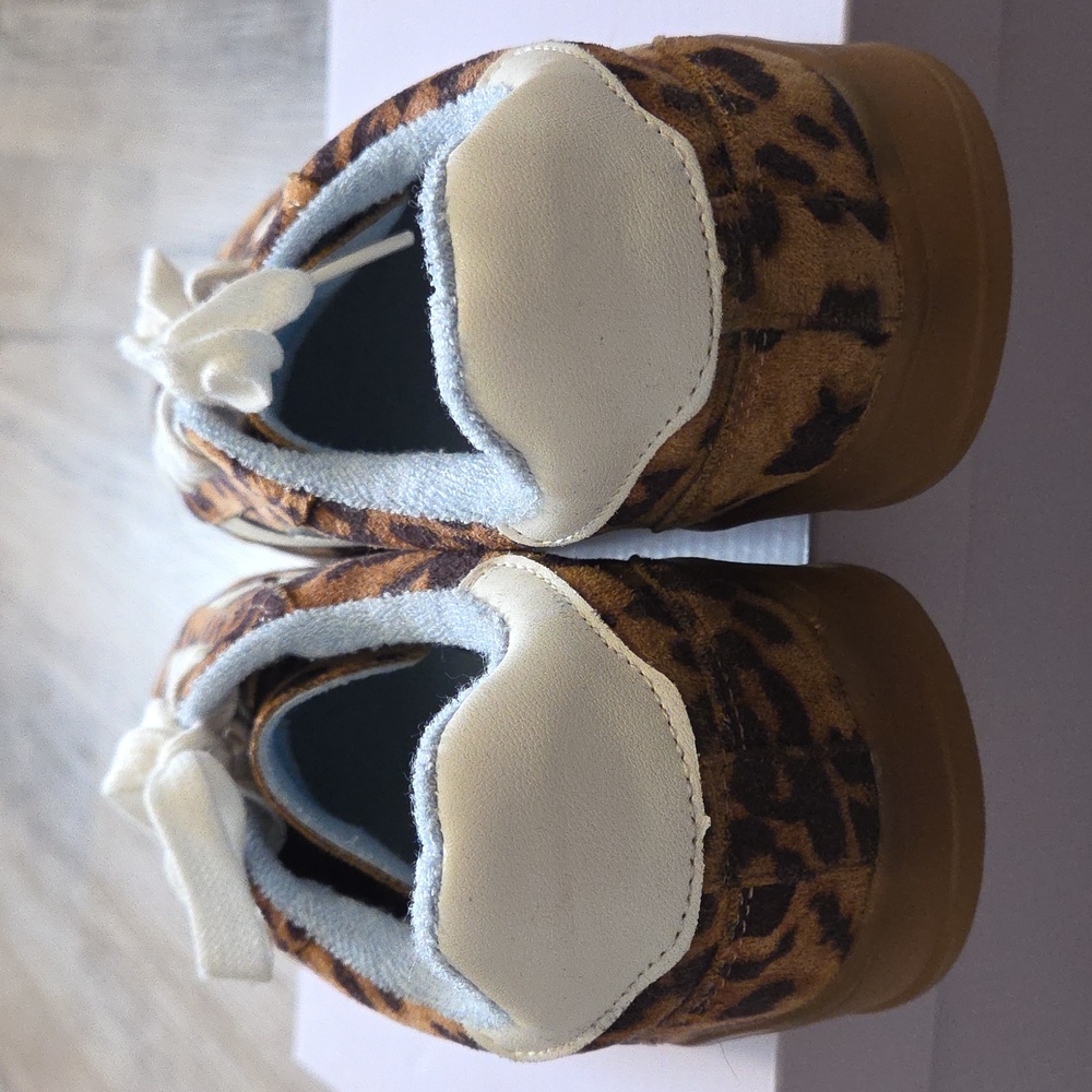 Madden Girl Giia Lace-Up Low-Top Sneakers - Picture 6 of 7